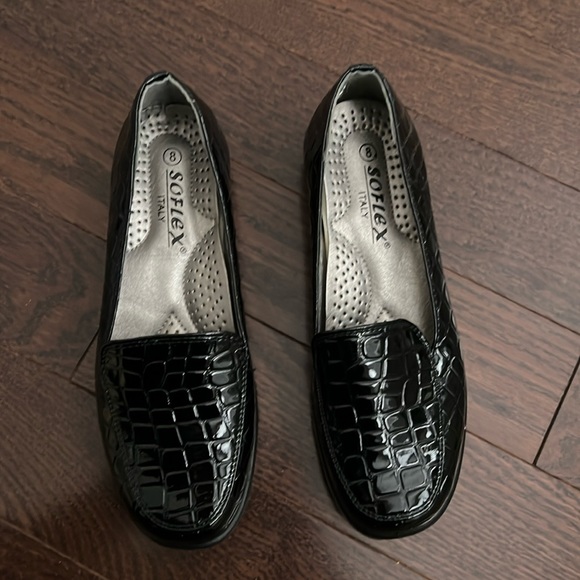 Black comfort shoes - Picture 1 of 3